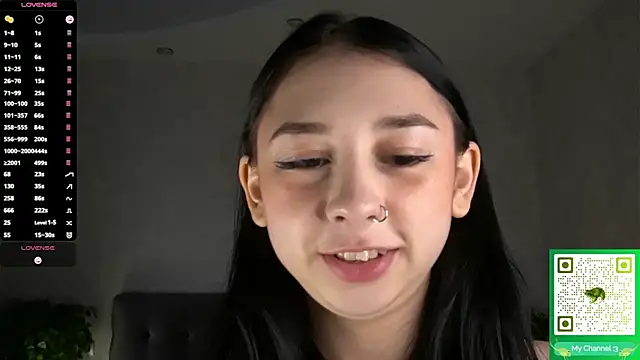 AislyEmbury online show from November 14, 2025, 4:49 am