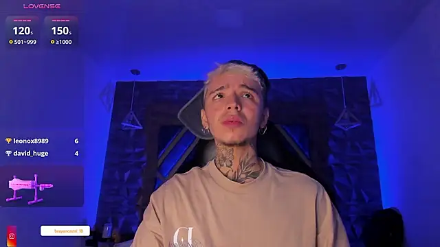 Snapshot of Ian_Castillo_ chatting on February 11, 2026, 11:43 am Ian Castillo online show from February 11, 2026, 11:43 am