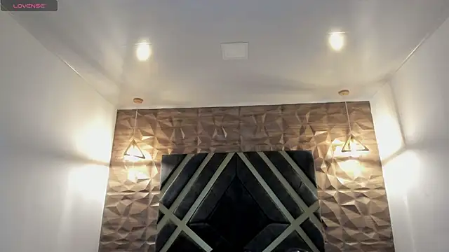 Snapshot of Ian_Castillo_ chatting on February 9, 2026, 11:19 am Ian Castillo online show from February 9, 2026, 11:19 am