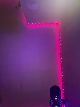 saint cat25 online show from November 17, 2025, 8:02 pm