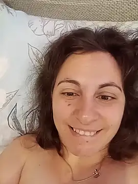 ShelaDiass online show from May 15, 2026, 2:20 am
