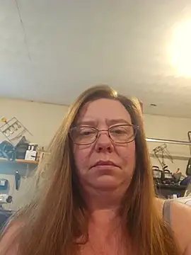 Snapshot of MsShelby40 chatting on June 4, 2026, 7:40 pm MsShelby40 online show from June 4, 2026, 7:40 pm