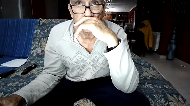 maduroguapo online show from November 24, 2025, 9:59 pm