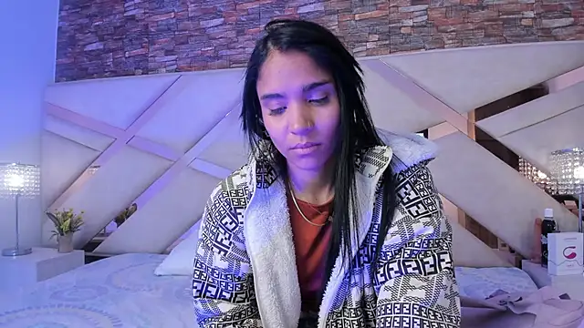 sophie pariss online show from October 10, 2025, 2:45 am