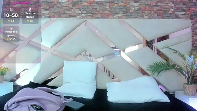 Snapshot of sophie_pariss chatting on February 6, 2026, 3:02 am sophie pariss online show from February 6, 2026, 3:02 am