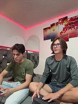 Snapshot of Alex_and_Fabian chatting on March 1, 2026, 4:56 am Alex and Fabian online show from March 1, 2026, 4:56 am