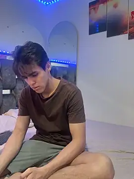 Snapshot of Alex_and_Fabian chatting on February 13, 2026, 5:18 am Alex and Fabian online show from February 13, 2026, 5:18 am