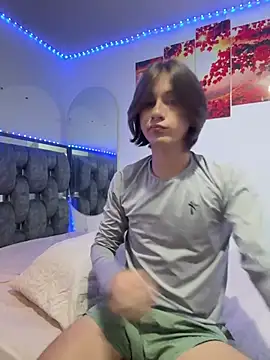 Snapshot of Alex_and_Fabian chatting on February 11, 2026, 5:40 am Alex and Fabian online show from February 11, 2026, 5:40 am