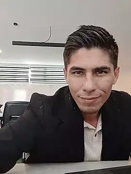 Snapshot of EddyMezo chatting on June 9, 2026, 7:04 pm EddyMezo online show from June 9, 2026, 7:04 pm
