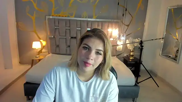 AlessiaDouce online show from November 8, 2025, 3:43 am