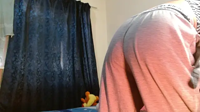 Snapshot of fenixmfx19 chatting on April 7, 2026, 7:04 pm fenixmfx19 online show from April 7, 2026, 7:04 pm