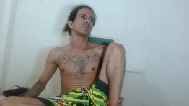 damian bottom bigcock online show from November 16, 2025, 6:01 pm