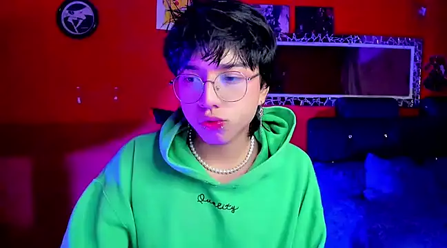 AnggelONfiree online show from February 15, 2025, 6:44 am