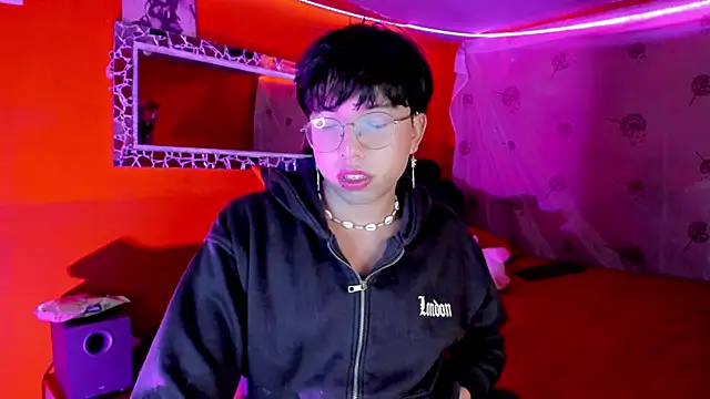 AnggelONfiree online show from October 9, 2025, 4:24 am