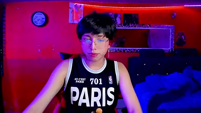 AnggelONfiree online show from March 9, 2025, 4:27 am