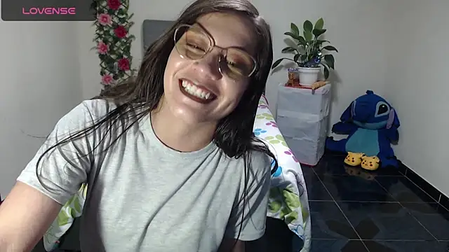 Snapshot of Yeliana_Will chatting on March 6, 2025, 2:09 am Yeliana Will online show from March 6, 2025, 2:09 am