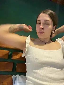 isadelasestrellas online show from February 4, 2026, 4:46 pm