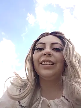 madelaine- online show from November 22, 2025, 7:02 pm