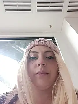 madelaine- online show from April 17, 2026, 7:38 pm