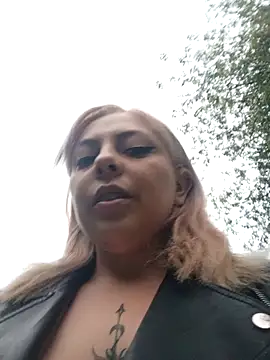 Snapshot of madelaine- chatting on September 8, 2025, 10:31 pm madelaine- online show from September 8, 2025, 10:31 pm