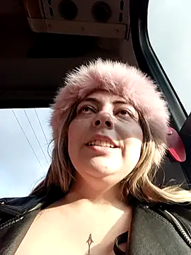 madelaine- online show from December 13, 2025, 8:04 pm