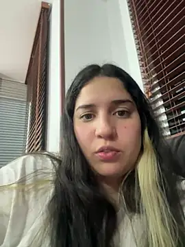 valentina jonnes1 online show from January 24, 2025, 3:00 am