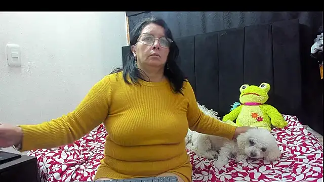 Evaaross 2345 online show from February 1, 2026, 2:43 am