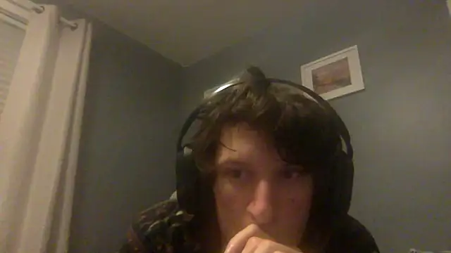 Snapshot of KittingGrappler chatting on November 25, 2025, 12:44 am KittingGrappler online show from November 25, 2025, 12:44 am