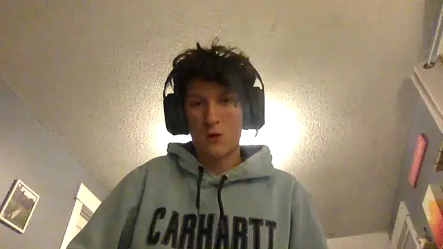 Snapshot of KittingGrappler chatting on November 11, 2025, 2:28 am KittingGrappler online show from November 11, 2025, 2:28 am