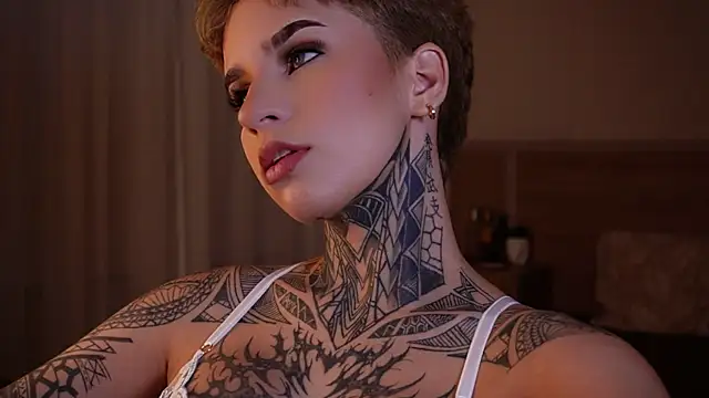 Snapshot of AliceShazaham_ chatting on March 1, 2025, 5:42 am AliceShazaham  online show from March 1, 2025, 5:42 am