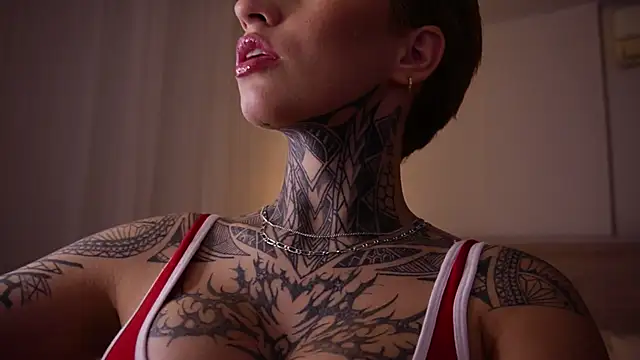 Snapshot of AliceShazaham_ chatting on March 5, 2025, 6:12 am AliceShazaham  online show from March 5, 2025, 6:12 am