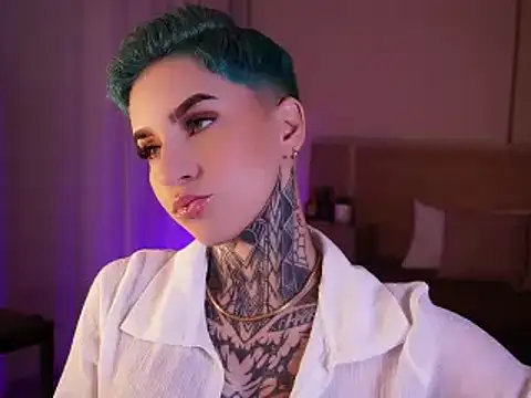 Snapshot of AliceShazaham_ chatting on January 5, 2025, 6:13 am AliceShazaham  online show from January 5, 2025, 6:13 am