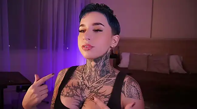 Snapshot of AliceShazaham_ chatting on December 8, 2024, 7:47 am AliceShazaham  online show from December 8, 2024, 7:47 am