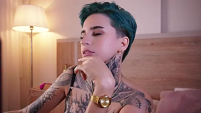 Snapshot of AliceShazaham_ chatting on February 7, 2025, 9:16 am AliceShazaham  online show from February 7, 2025, 9:16 am