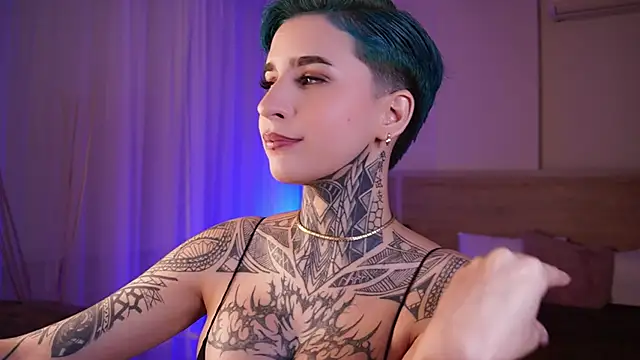 Snapshot of AliceShazaham_ chatting on February 5, 2025, 8:21 am AliceShazaham  online show from February 5, 2025, 8:21 am