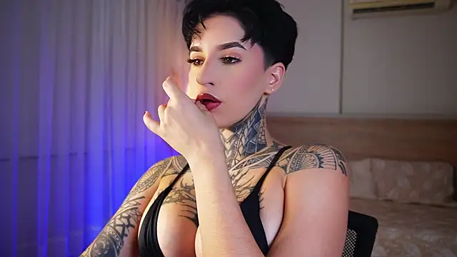 Snapshot of AliceShazaham_ chatting on September 14, 2025, 6:58 am AliceShazaham  online show from September 14, 2025, 6:58 am