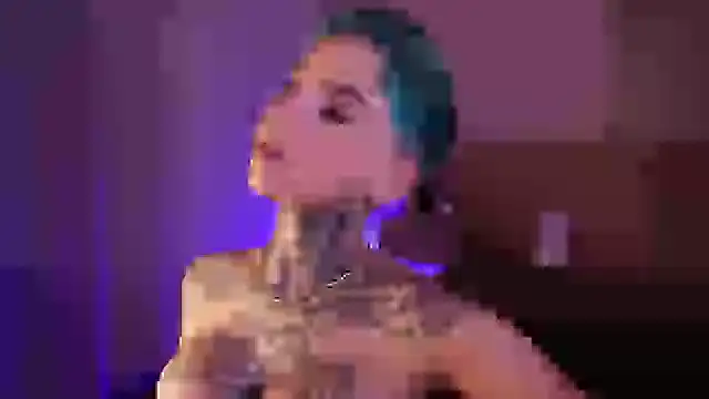 Snapshot of AliceShazaham_ chatting on January 6, 2025, 2:58 am AliceShazaham  online show from January 6, 2025, 2:58 am