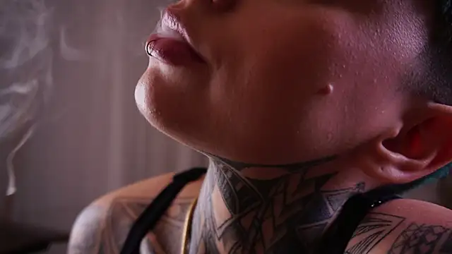 Snapshot of AliceShazaham_ chatting on January 26, 2025, 9:40 am AliceShazaham  online show from January 26, 2025, 9:40 am