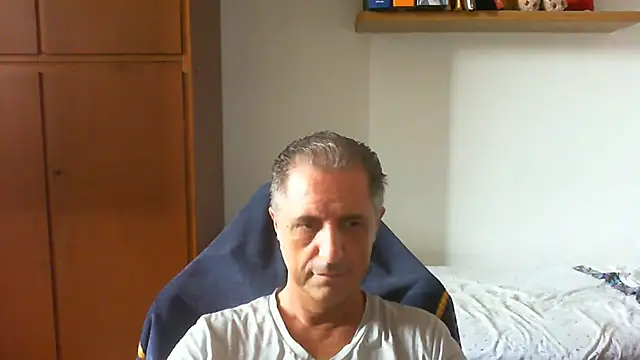 Snapshot of lliuk70mi chatting on June 27, 2026, 2:56 pm lliuk70mi online show from June 27, 2026, 2:56 pm