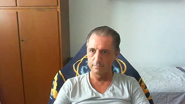 Snapshot of lliuk70mi chatting on June 6, 2026, 1:38 pm lliuk70mi online show from June 6, 2026, 1:38 pm