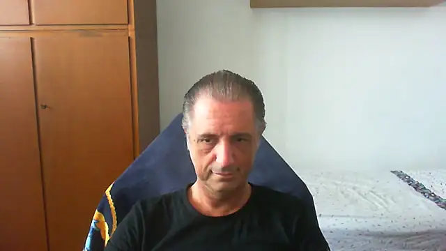 Snapshot of lliuk70mi chatting on June 15, 2026, 12:38 pm lliuk70mi online show from June 15, 2026, 12:38 pm