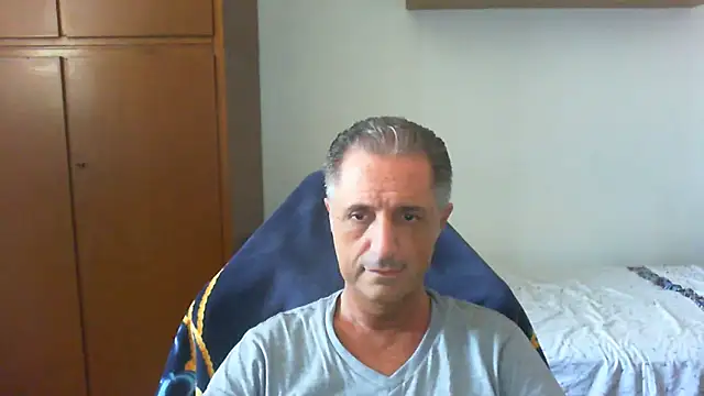 Snapshot of lliuk70mi chatting on June 19, 2026, 11:38 am lliuk70mi online show from June 19, 2026, 11:38 am