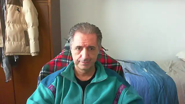 lliuk70mi online show from March 12, 2026, 1:48 pm