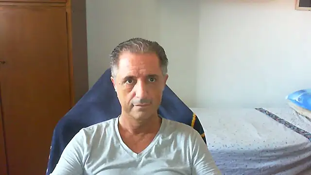 Snapshot of lliuk70mi chatting on June 27, 2026, 8:09 am lliuk70mi online show from June 27, 2026, 8:09 am
