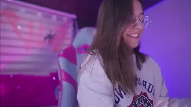 Snapshot of milly_kenner chatting on October 29, 2025, 4:50 pm milly kenner online show from October 29, 2025, 4:50 pm