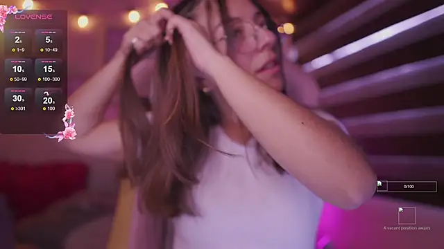 Snapshot of milly_kenner chatting on December 2, 2025, 7:48 pm milly kenner online show from December 2, 2025, 7:48 pm