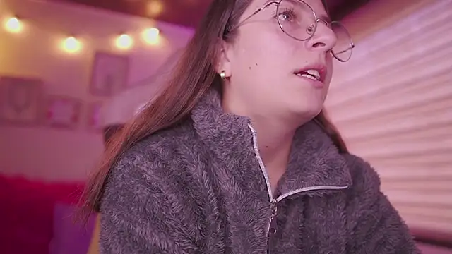 Snapshot of milly_kenner chatting on February 2, 2026, 7:13 pm milly kenner online show from February 2, 2026, 7:13 pm