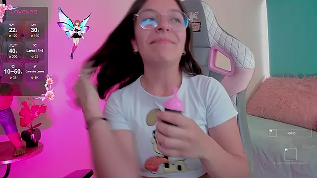 Snapshot of milly_kenner chatting on December 4, 2025, 5:56 pm milly kenner online show from December 4, 2025, 5:56 pm