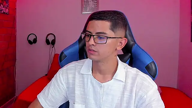 Snapshot of Ethan_Sai___ chatting on October 15, 2025, 3:16 am Ethan Sai online show from October 15, 2025, 3:16 am