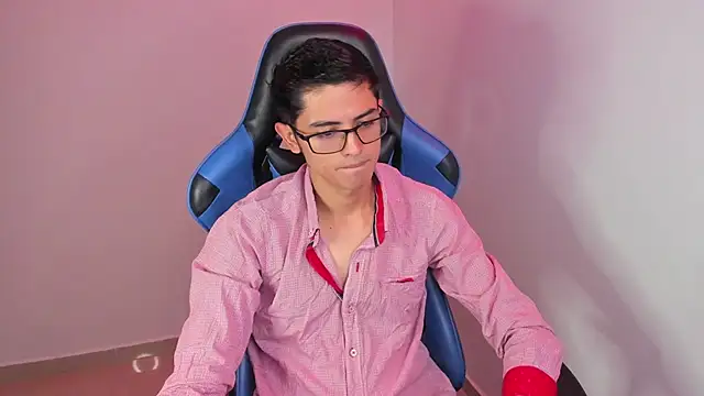 Snapshot of Ethan_Sai___ chatting on January 10, 2025, 1:32 am Ethan Sai online show from January 10, 2025, 1:32 am